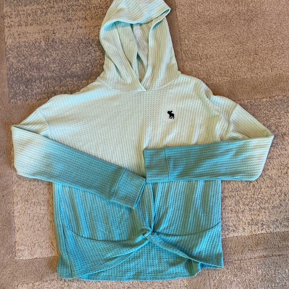 Abercrombie kids lightweight sweatshirt size 13/14